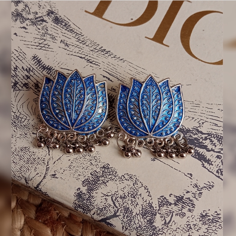 🌺 Oxidised Silver Earrings - Picture 4 of 4